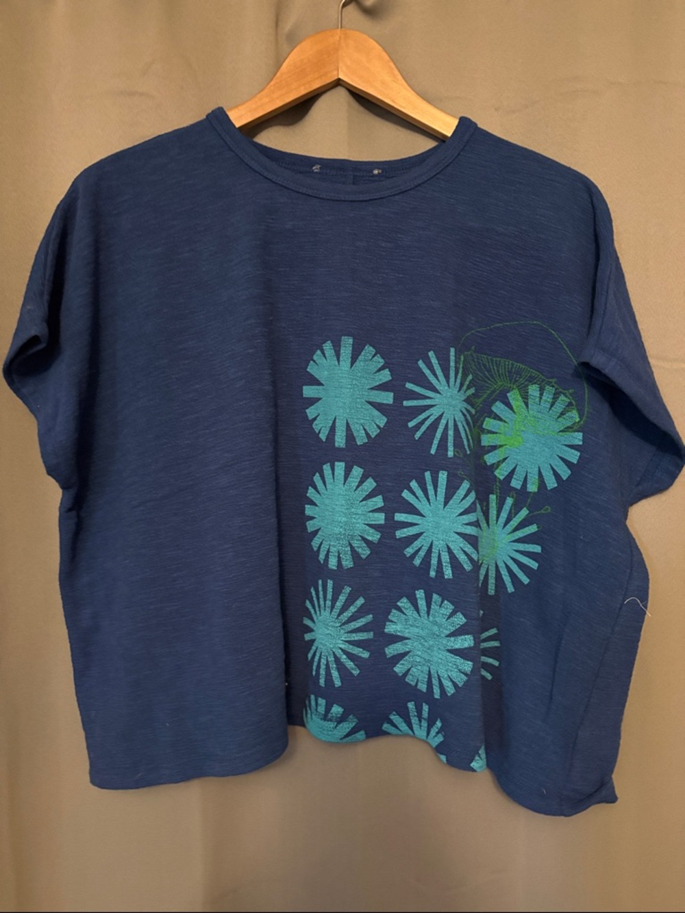 Navy Blue Cropped Tee with Teal Burst Floral Print